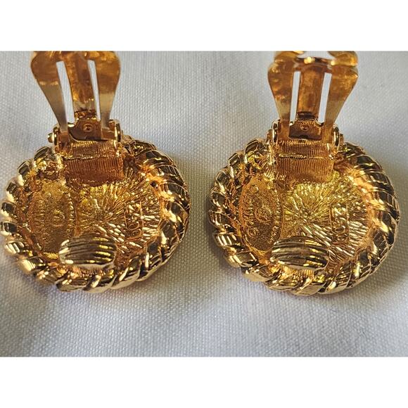 US BASED Authentic Vintage CHANEL Clip On Gold Tone Double CC Earrings - Picture 7 of 9